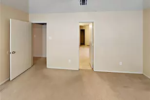 960 Crowder Dr, Crowley, TX 76036 - Photo 7