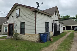 2210 Eugene St, Dallas, TX 75215 - Photo 3