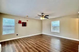 701 W Sycamore St, Denton, TX 76201 - Photo 3