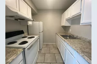 701 W Sycamore Street #201, Denton, TX 76201 - Photo 3