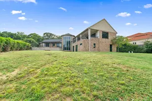 8542 Meadowbrook Dr, Fort Worth, TX 76120 - Photo 5