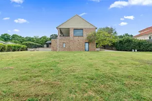 8542 Meadowbrook Dr, Fort Worth, TX 76120 - Photo 7