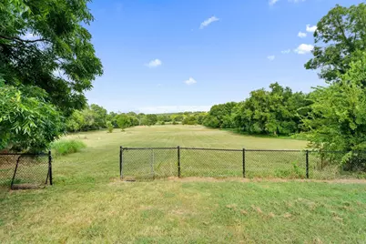 8542 Meadowbrook Drive, Fort Worth, TX 76120 - Photo 11