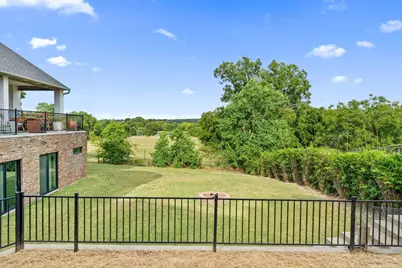8542 Meadowbrook Drive, Fort Worth, TX 76120 - Photo 9