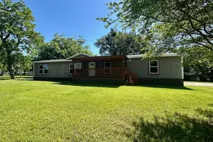 817 S 7th Ave, Teague, TX 75860 - Photo 1