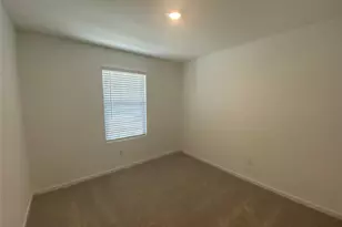917 Shady Oaks Dr, Ennis, TX 75119 - Photo 9