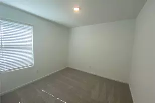 917 Shady Oaks Dr, Ennis, TX 75119 - Photo 7