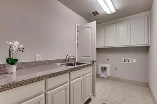 7027 Nueces Dr, Irving, TX 75039 - Photo 23