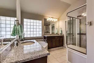 7027 Nueces Dr, Irving, TX 75039 - Photo 17