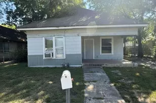 728 Ritchey St, Gainesville, TX 76240 - Photo 1
