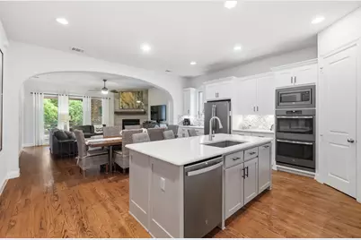342 Hill Creek Lane, Grapevine, TX 76051 - Photo 13