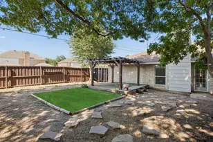 1043 Cherrywood Ln, Carrollton, TX 75006 - Photo 23