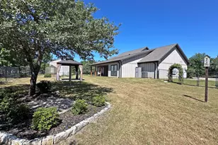 3347 Sabine St, Athens, TX 75752 - Photo 29