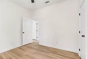 2721 Belzise Terrace, Fort Worth, TX 76104 - Photo 19