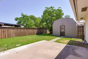 2202 Briarmeadow Dr, Garland, TX 75044 - Photo 17