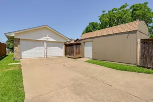 2202 Briarmeadow Dr, Garland, TX 75044 - Photo 21