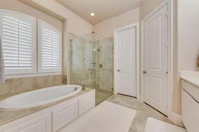 402 Ridgewood Drive, Lewisville, TX 75067 - Photo 17