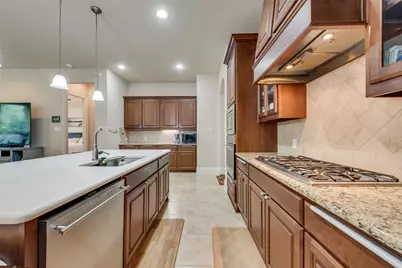402 Ridgewood Drive, Lewisville, TX 75067 - Photo 9