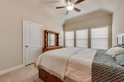 402 Ridgewood Drive, Lewisville, TX 75067 - Photo 27