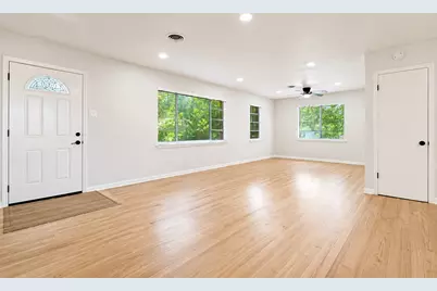 1409 Autumn Leaves Trail, Dallas, TX 75241 - Photo 3