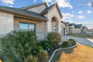 701 Bass Lk Ln, Cleburne, TX 76033 - Photo 3
