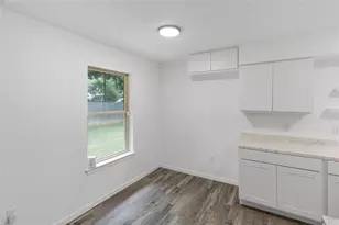 4301 Middlebrook Dr, Arlington, TX 76016 - Photo 9
