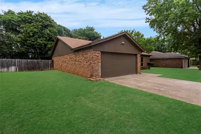 4301 Middlebrook Drive, Arlington, TX 76016 - Photo 3