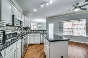 804 Santa Fe Trail, Irving, TX 75063 - Photo 7