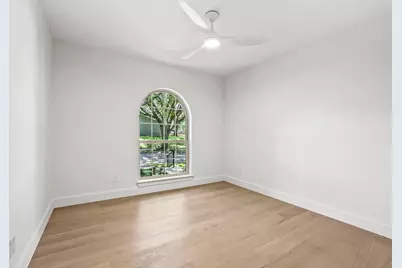 10801 Middle Knoll Drive, Dallas, TX 75238 - Photo 17