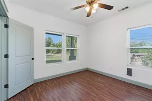 1731 W Elm St, Denison, TX 75020 - Photo 13