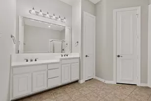 3351 Garrett Dr, Irving, TX 75062 - Photo 19