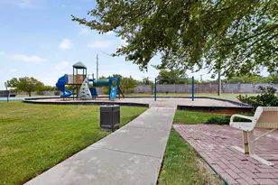 3351 Garrett Dr, Irving, TX 75062 - Photo 31