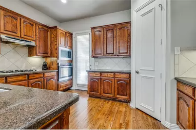 3351 Garrett Drive, Irving, TX 75062 - Photo 11
