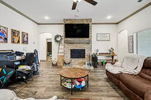 207 Bayless Ave, Godley, TX 76044 - Photo 5