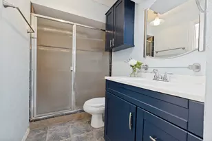 7452 E NW Hwy, Dallas, TX 75231 - Photo 17