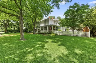 604 W Jefferson St, Waxahachie, TX 75165 - Photo 3