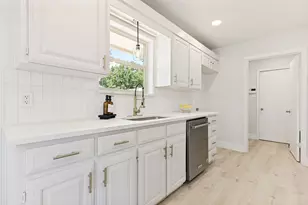 10029 Stoneleigh Dr, Benbrook, TX 76126 - Photo 13