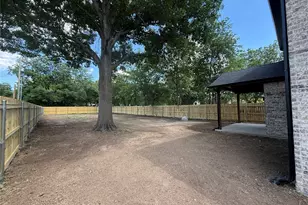 817 Plum St, Graham, TX 76450 - Photo 5