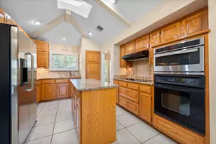 1208 Fairfax Dr, Mansfield, TX 76063 - Photo 9