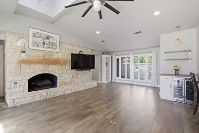 3217 Golfing Green, Farmers Branch, TX 75234 - Photo 7