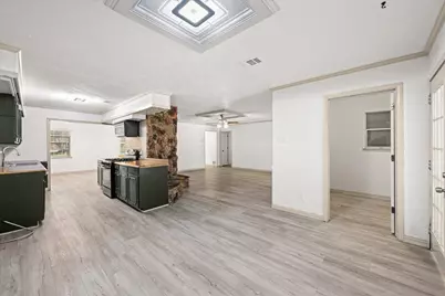 2400 Douglas Avenue, Irving, TX 75062 - Photo 13