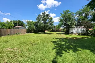 1106 Meadowview Dr, Euless, TX 76039 - Photo 25