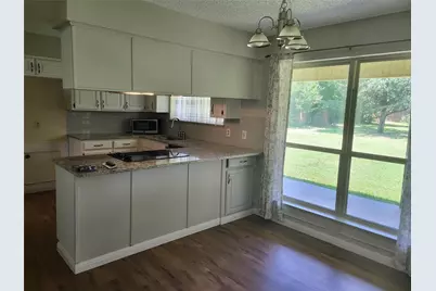 1106 Meadowview Drive, Euless, TX 76039 - Photo 7