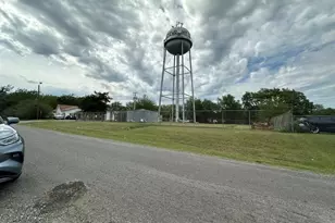 419 W Pine, Whitewright, TX 75491 - Photo 27