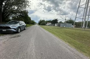 419 W Pine, Whitewright, TX 75491 - Photo 29