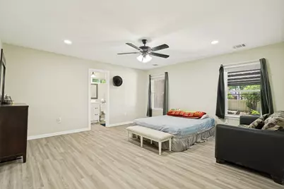 2666 Burton Avenue, Fort Worth, TX 76105 - Photo 11