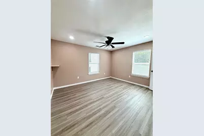 2666 Burton Avenue, Fort Worth, TX 76105 - Photo 13