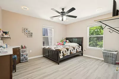 2666 Burton Avenue, Fort Worth, TX 76105 - Photo 13