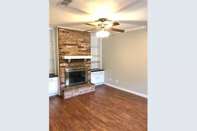 714 E Wall Street #111, Grapevine, TX 76051 - Photo 5