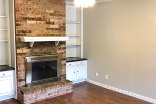 714 E Wall St, Grapevine, TX 76051 - Photo 5